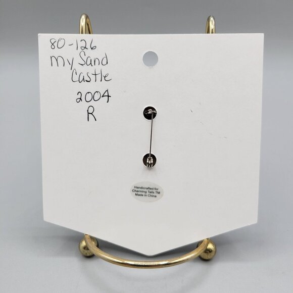 Charming Tails Lapel Pin My Sand Castle Retired 80/126 Mackenzie Mouse - Picture 3 of 3